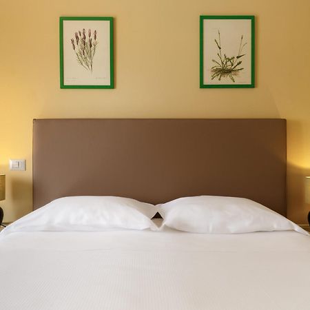 SantʼAndrea Hotel Cernia Isola Botanica מראה חיצוני תמונה