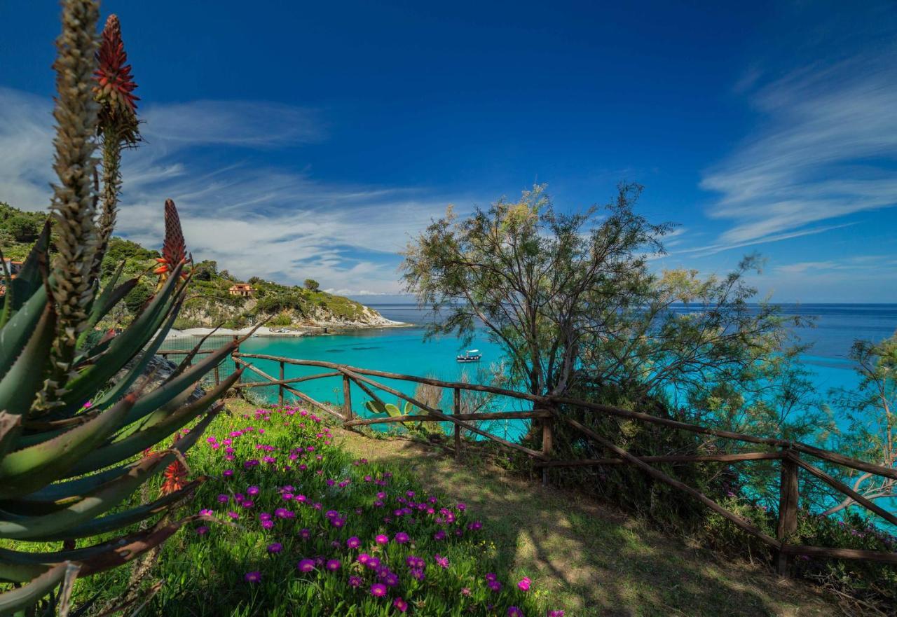 SantʼAndrea Hotel Cernia Isola Botanica מראה חיצוני תמונה