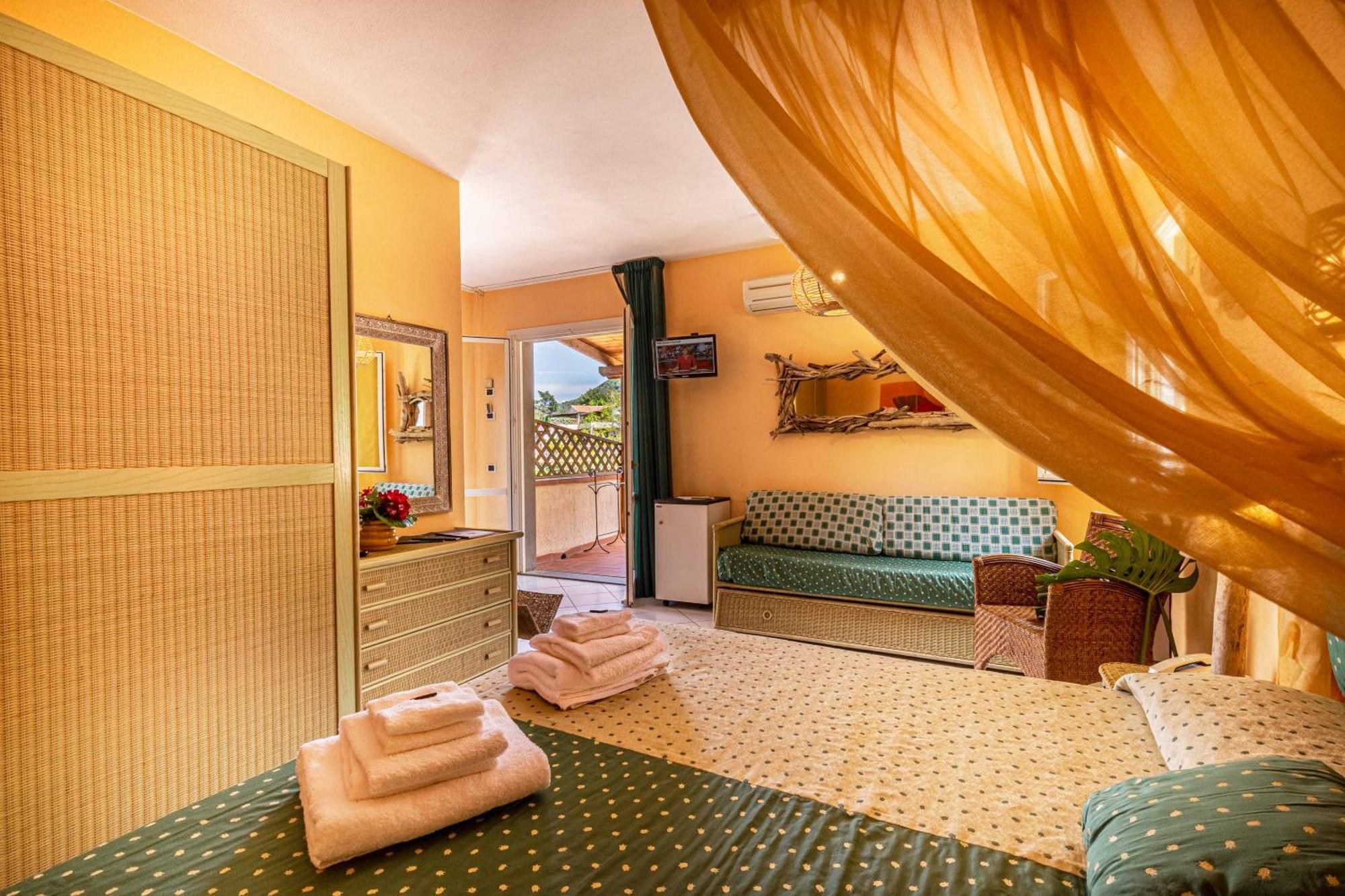 SantʼAndrea Hotel Cernia Isola Botanica מראה חיצוני תמונה