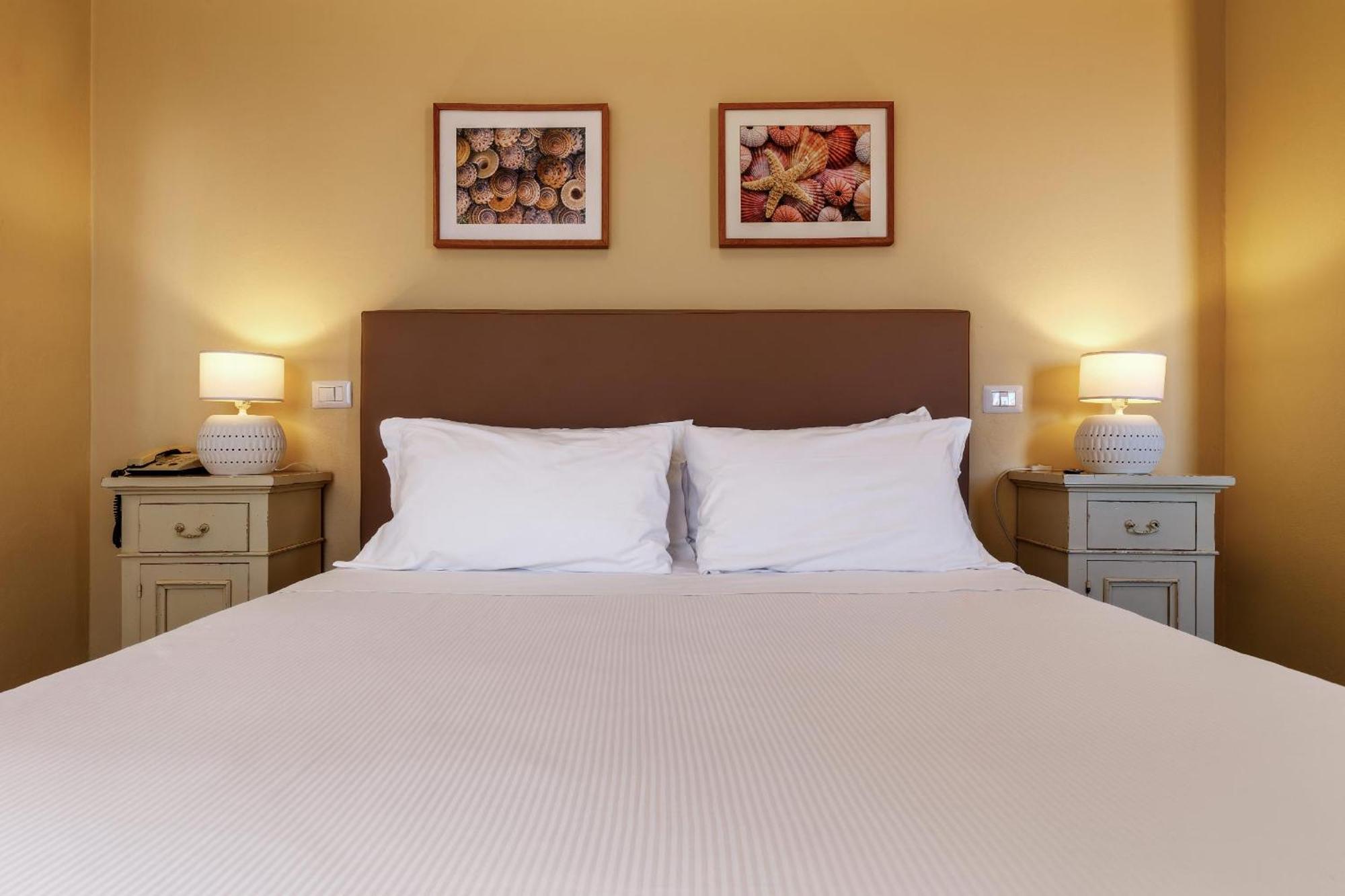 SantʼAndrea Hotel Cernia Isola Botanica מראה חיצוני תמונה