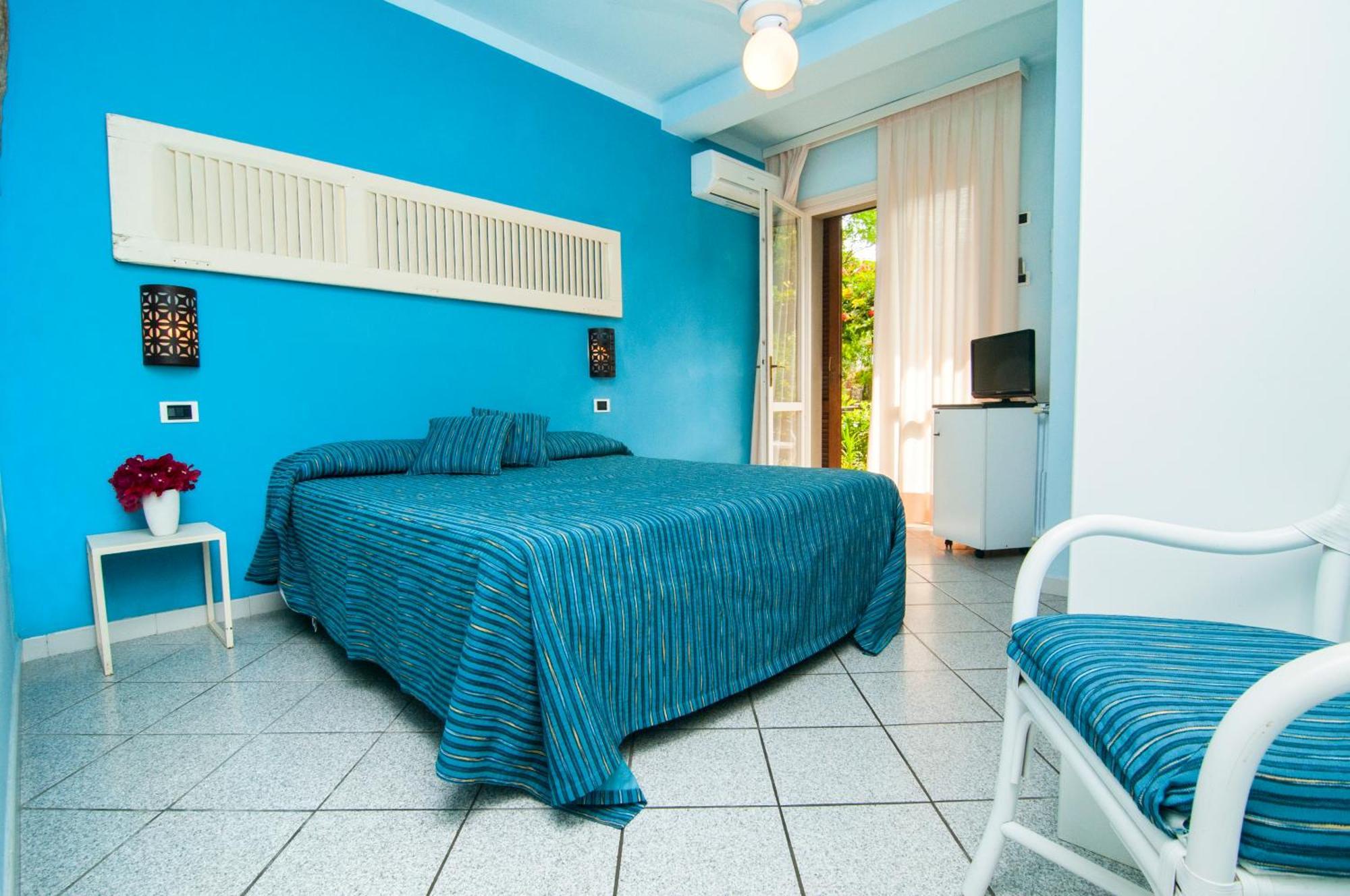 SantʼAndrea Hotel Cernia Isola Botanica מראה חיצוני תמונה